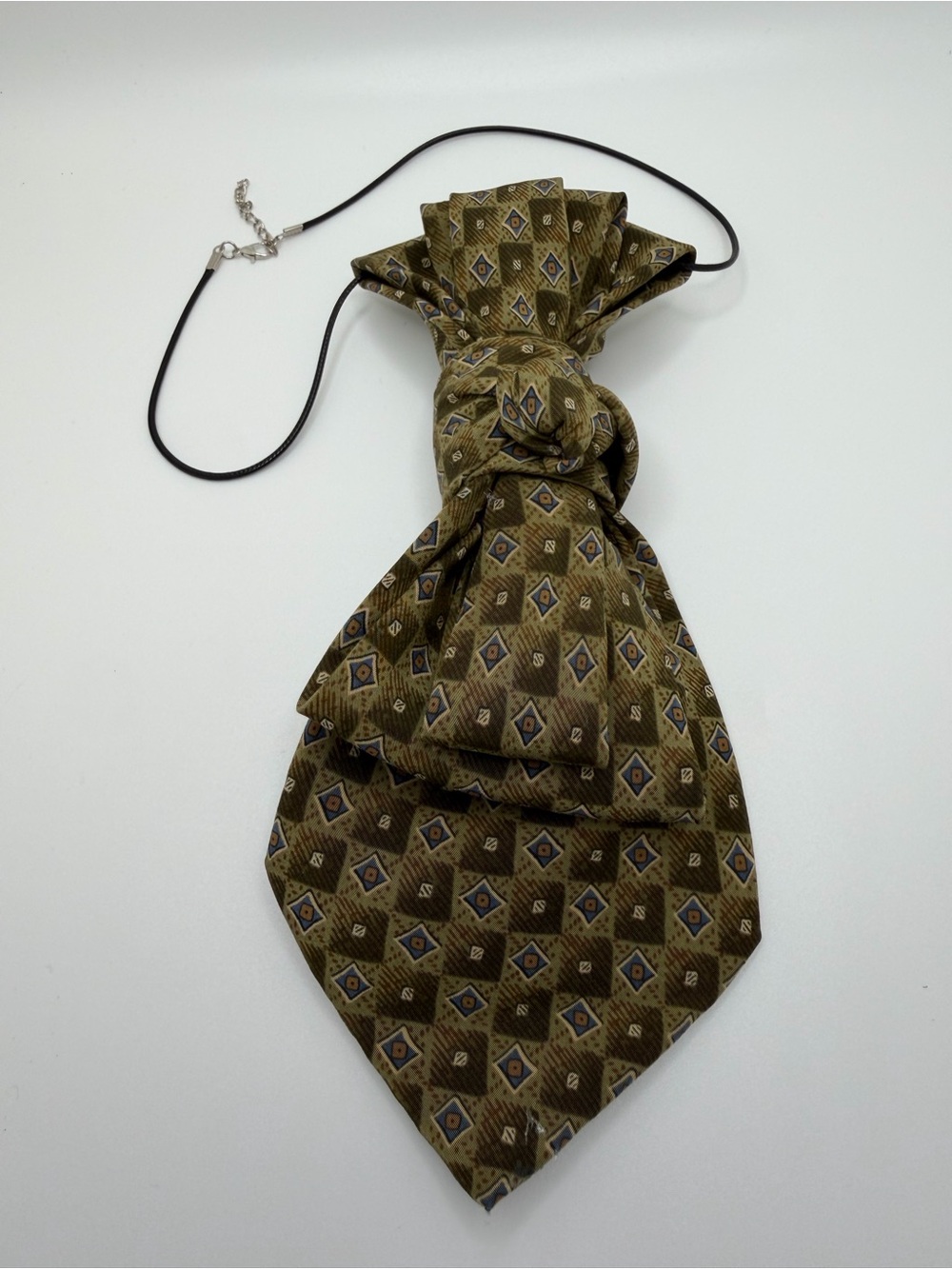 Olive Patterned Cravat Necklace - Men’s Fashion Accessory